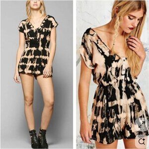 Ecote Womens Tie-Dye Romper XS Black & Beige neckline geometric peeka boo detail